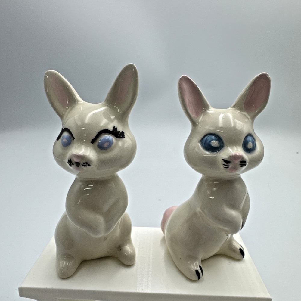 Vintage Pair White Ceramic 3" Bunny‎ Rabbits🐇 With Blue Eyes and Pink Tails